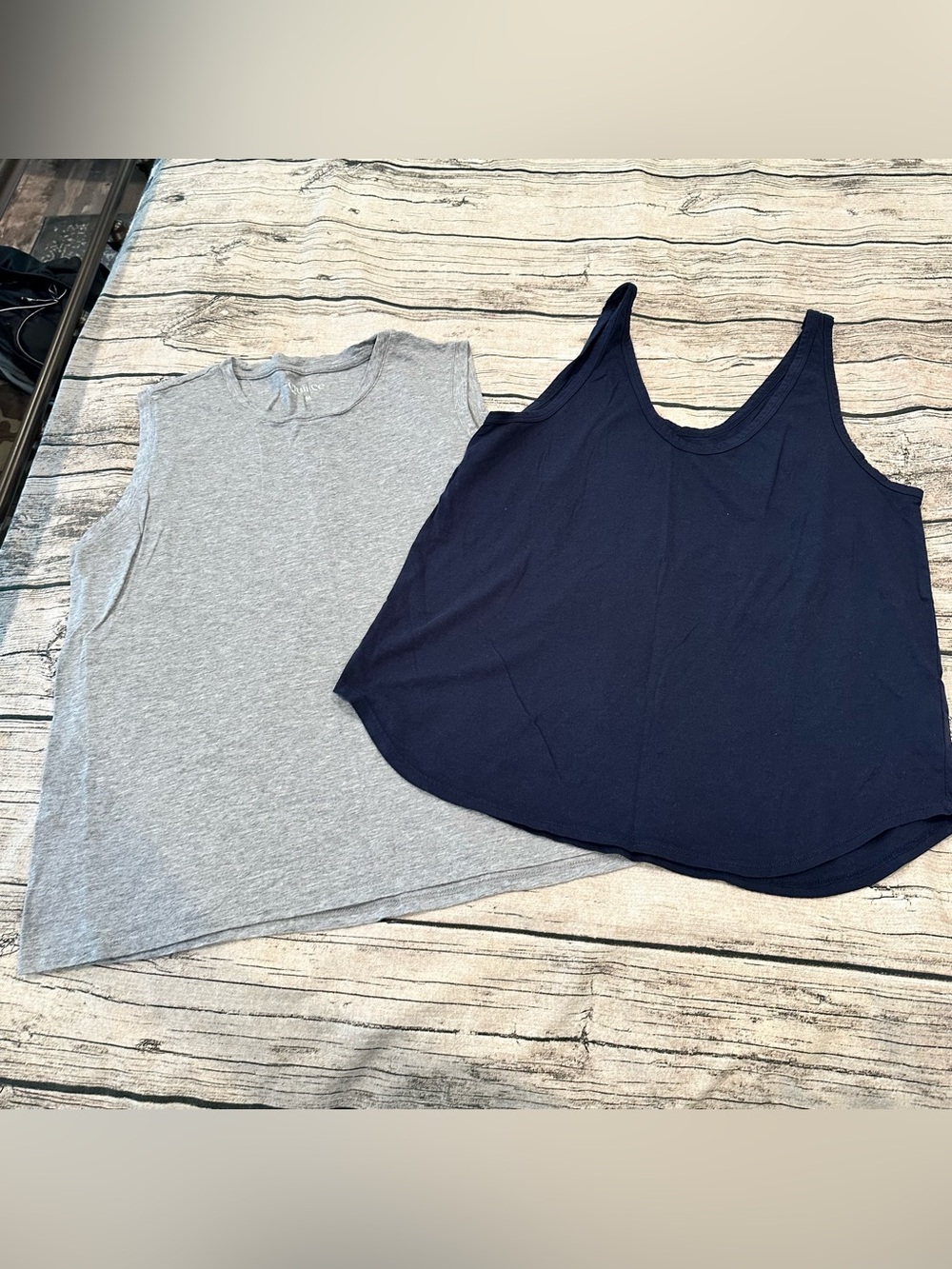 Lot of 2 Modal Blend Quince Tank Tops in Navy & Light Gray Both Size Medium